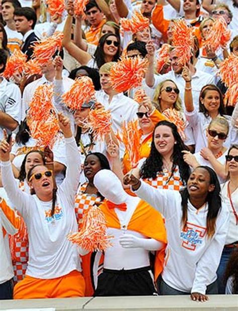 fans    entertaining part  college football athlon sports