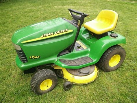 John Deere LT166 Ride On Lawn Mower Tractor 42 Freedom Mulching