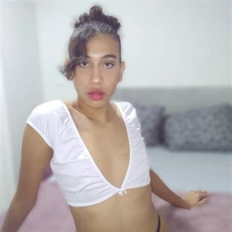 Hotsolzinha Debuts On Xhamster With A Hard Anal Masturbation With