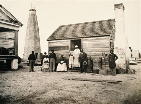 plantation-slaves - Slave Life Pictures - Slavery in America - HISTORY.com