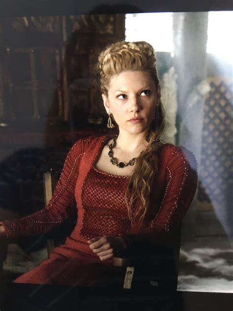 Season 3 Episode 5 Lagertha Red Dress Vikings Lagertha Viking Dress Lagertha