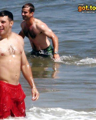 Accidental Public Boners Porn Pictures XXX Photos Sex Images 1690858 PICTOA