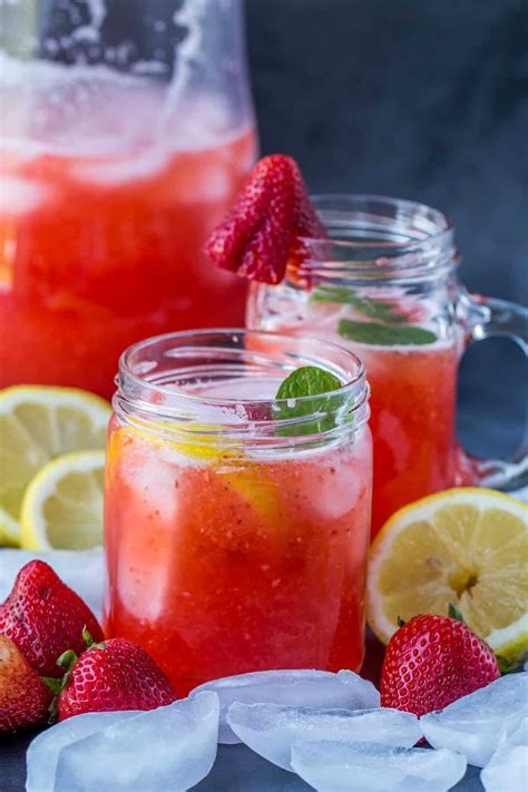 Strawberry Lemonade Recipe - Valentina's Corner