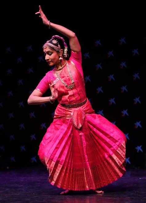 Jyotsna Jagannathan, Bharatanatyam, Indian dance | Bharatanatyam costume, Indian dance, Dance poses