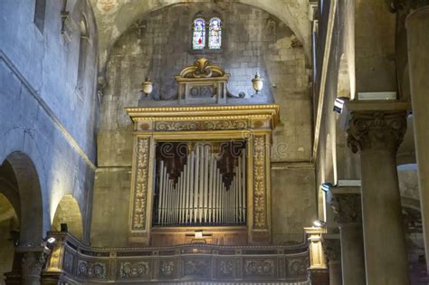 Gran órgano En Una Iglesia Antigua Foto de archivo Imagen de ciudad