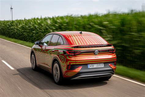 VOLKSWAGEN ID 5 GTX 2022 LE SUV COUPÉ ELECTRIQUE DE VW SE DÉVOILE