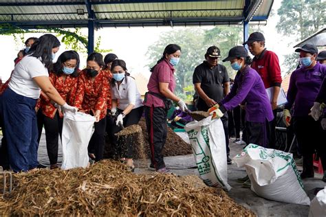 Kelola Sampah Organik Rumah Tangga Seniasih Giri Prasta Ikuti Kegiatan