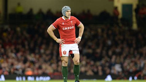 Welsh Rugby Star Jonathan Foxy Davies Retires After Illustrious