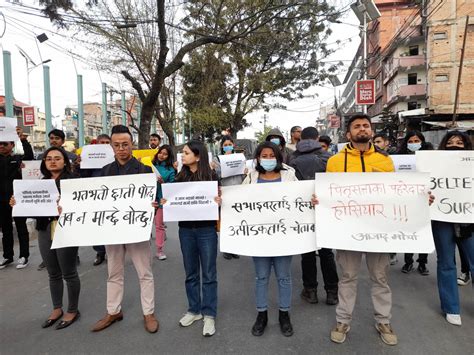 सर्भाइभरहरूको पक्षमा ऐक्यबद्धता जनाउँदै माइतीघरमा प्रदर्शन समाचार