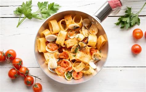 Authentic Italian Calamarata Pasta With Clams Recipe The Recipes Club