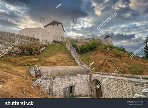 15 Tesanj Castle Bilder, Stockfotos und Vektorgrafiken | Shutterstock