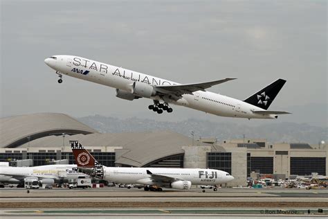 Special Livery ANA Star Alliance Boeing 777 300ER Flickr