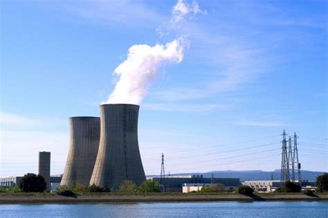 Travailler dans le nucléaire métiers postuler salaires