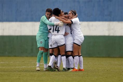 Brasileiro Feminino A2 Botafogo Vence O Vasco De Virada Na Estreia Da