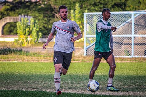 Elenco coral trabalha de forma intensa neste início de pré temporada