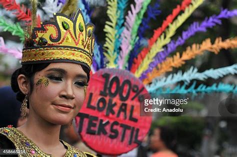 30159 Indonesia Fashion Stock Photos High Res Pictures And Images