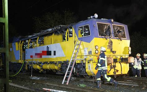 Grafschaft Gelsdorf Feuerwehr im Großeinsatz bei Firma Medentis