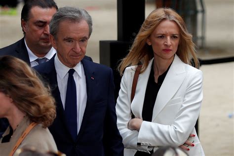 LVMH's Arnault tightens family grip as daughter becomes Dior CEO | Daily Sabah