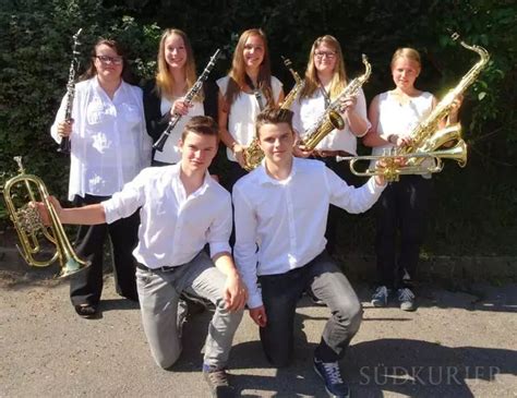 Ühlingen Birkendorf Sieben Jungmusiker der Trachtenkapelle Brenden