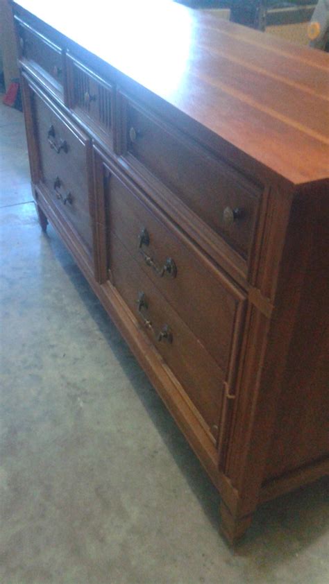 Bassett Dresser Nightstand And Mirror Instappraisal