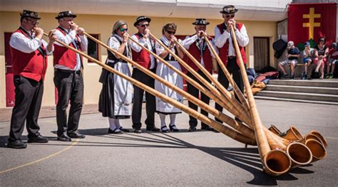 Liens Amical Cor Des Alpes Alphornbl Ser Alphorn Players