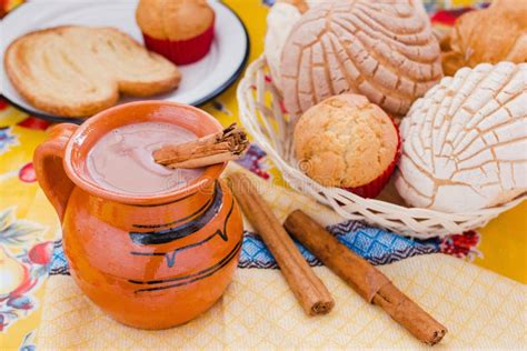 Atole De Chocolate Bebida Tradicional Mexicana E P O Feitos