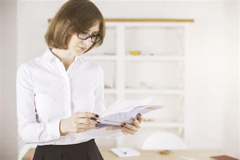 Premium Photo Female Doing Paperwork