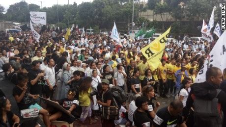 Philippine Protesters Condemn Drug War On Uprising Anniversary Cnn