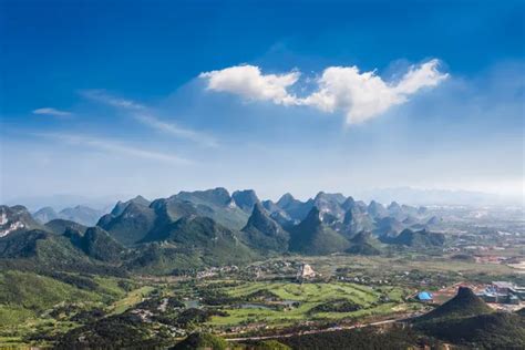 Guilin hills,beautiful karst mountain landscape — Stock Photo ...