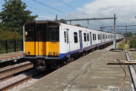 Class 315 Unit At Goodmayes 2w05 13 54 Shenfield To Liver Flickr