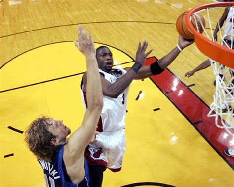 2006 NBA Finals Game 3 - Photo 9 - CBS News