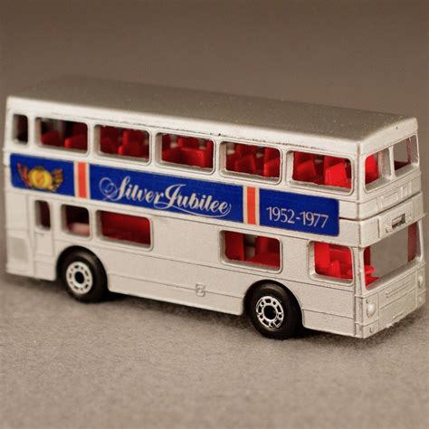 ミニカー イギリス マッチボックスmatchbox souvenir jubilee bus いずみ洋行のストアサイト 通販