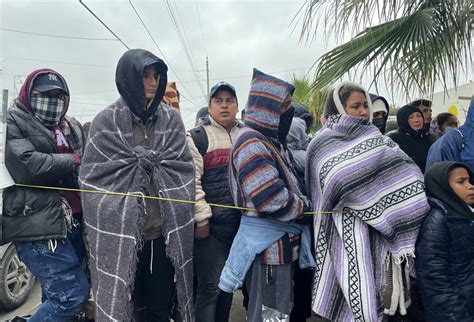 Familias De Matamoros Acogen A Migrantes Con Fr O Los Refugios Est N