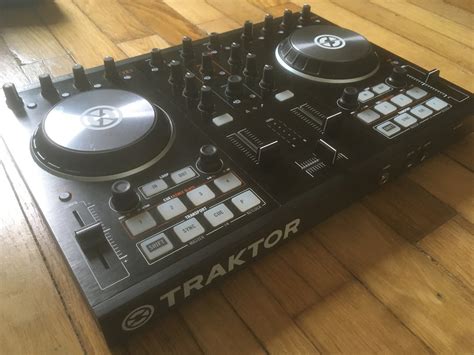 Photo Native Instruments Traktor Kontrol S2 Mk2 Native Instruments