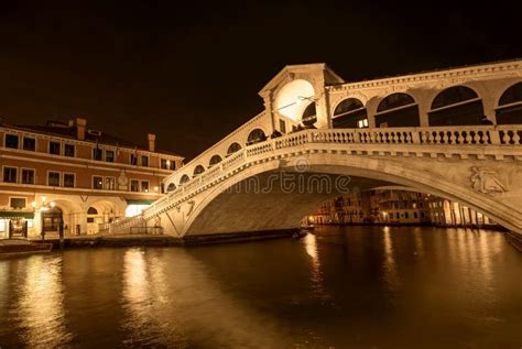 Rialto Bridge by Night in Venice, Italy Editorial Photo - Image of ...