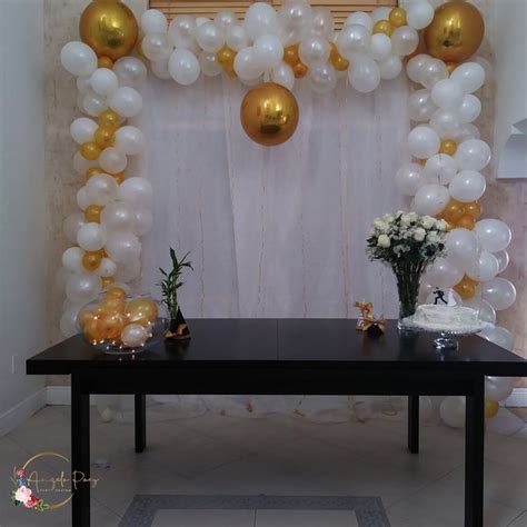 Arco De Globos Blancos Y Dorados Para Una Boda Civil Para Hacer Aún Más  Decoracion Blanco Y