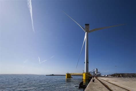 Windfloat Atlantic Begins The Installation Of The First Floating Wind Farm Edp Renováveis