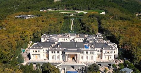 Everything we learnt about Putin's palace from Alexei Navalny's video ...