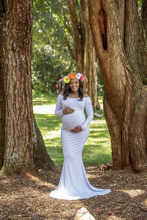 Outdoor Baby Bump Shoot . Photographing mothers-to-be