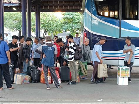 Penumpang AKDP Dominasi Arus Balik Gelombang Kedua Di Terminal Purabaya