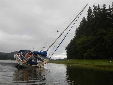 How to careen a sailboat - the low cost haulout - Waterborne WaterborneMag.com