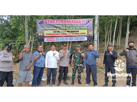 Perhutani Perhutani Bersama Polsek Dan Koramil Ngablak Pasang Banner