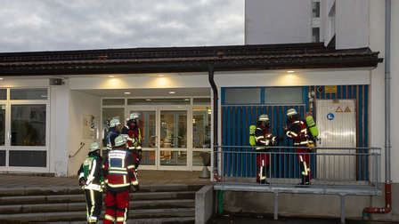 Feuerwehr Im Einsatz Falscher Alarm Im P Ckinger Hallenbad