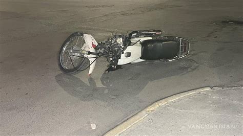 Derriban A Motociclista En La Saltillo 2000 Auto Le Quita Derecho De