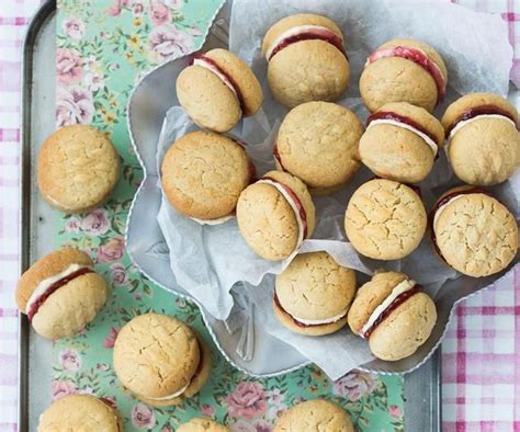 Make Your Own Homemade Biscuits With The Best Monte Carlo Biscuit