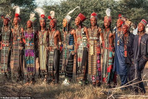 Wodaabe Tribe Where Men Spend Hours Doing Their Hair And Makeup Hair Makeup Down Hairstyles