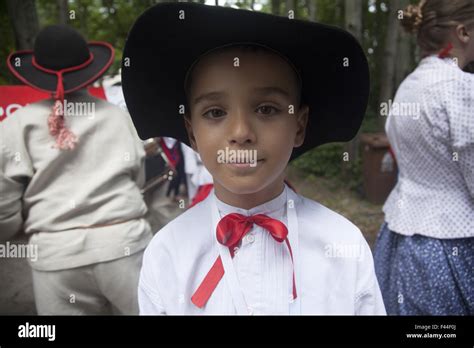 Poland traditional clothing hi-res stock photography and images - Alamy