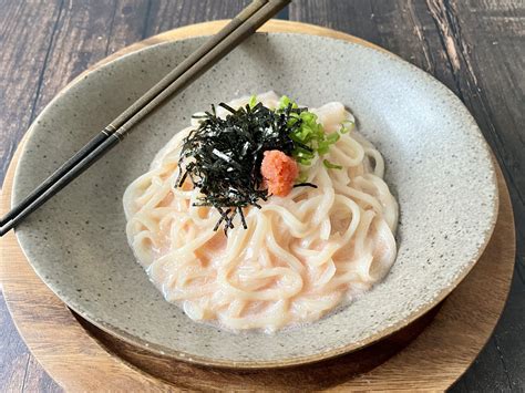 レンジで簡単お店の味！明太クリームうどんのレシピ｜レシピル