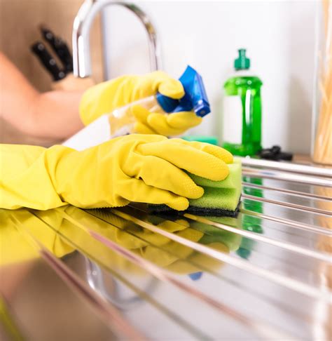 Fall Cleaning Checklist | Tidy Tightwads