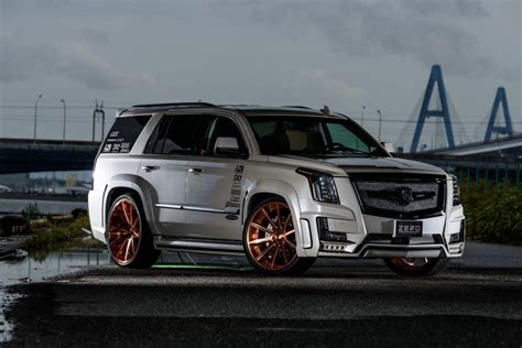 Xxl Tuning Cadillac Escalade Mit Bodykit Von Zero Design